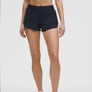 Lululemon Hotty Hot low rise shorts 2.5”